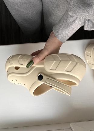 Сабо жіночі crocs на платформі бежеві 2