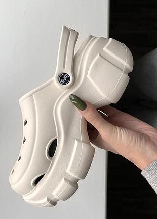 Сабо жіночі crocs на платформі бежеві 5