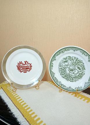 Фаянсовые коллекционные тарелки дома