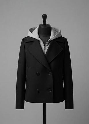 Стильне чорне пальто-бушлат zara з капюшоном (імітація худі) продаю ультрамодне та практичне коротке пальто (бушлат) від бренду zara.