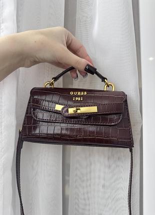 Сумка жіноча guess коричнева з тисненням під крокодилячу шкіру