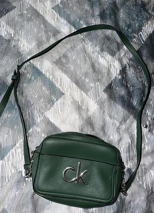 Жіноча сумка calvin klein через плече зелена маленька