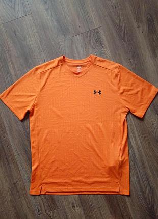 Брендовая футболка under armour.