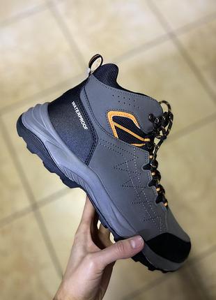 Трекінгові черевики crivit waterproof сірі з чорним та помаранчевим