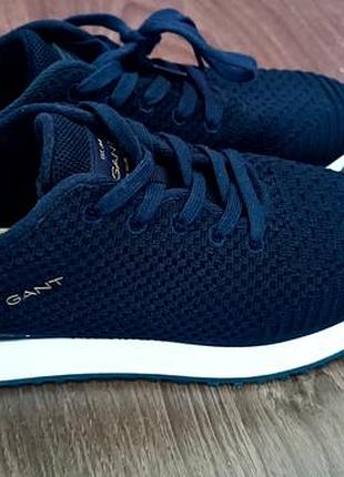 Кросівки жіночі,бренд gant.кросівки в ідеальному стані,розмір 40.устілка шкіряна дуже зручна,колір темно синій.