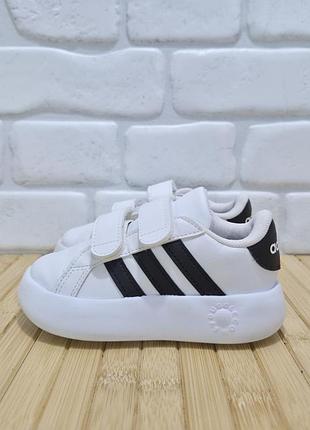 Кросівки adidas 2