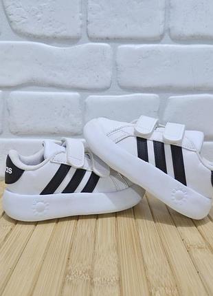 Кросівки adidas 5