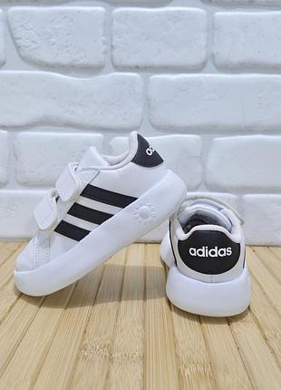 Кроссовки adidas