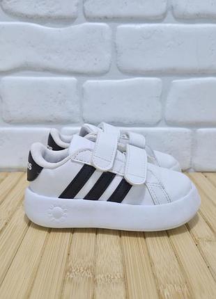 Кросівки adidas 3