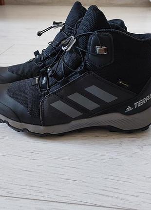 Детские ботинки adidas terrex, р.38. оригинал!