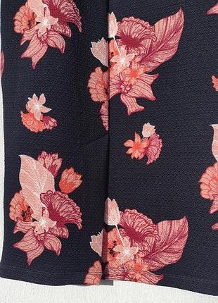 Красивое облегающее платье с цветами h&m 7
