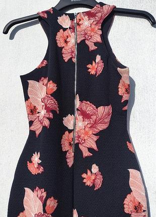 Красивое облегающее платье с цветами h&m 5
