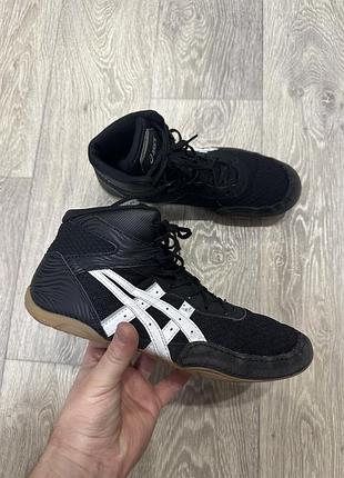 Борцовки asics чорно-білі для боротьби зі шнурівкою