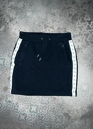 Стильна утеплена спідниця calvin klein