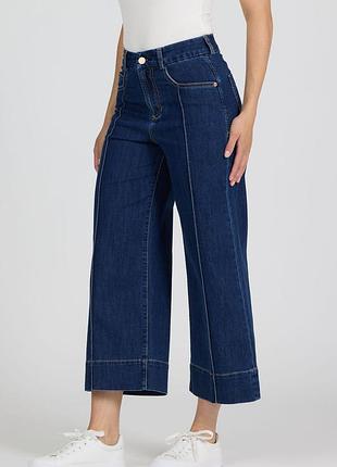 Жіночі укорочені джинси бренду zara.