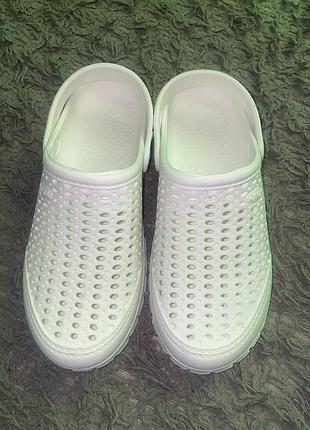 Крокси crocs білі 39 р нові 2