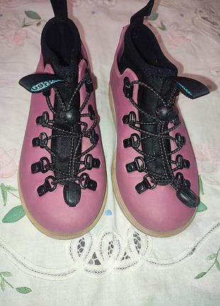 Дитячі черевики native канада. розмір 28.5 eur.