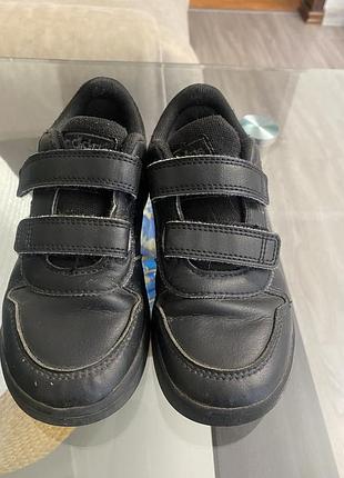 Дитячі чорні кросівки adidas tensaur (на липучках)