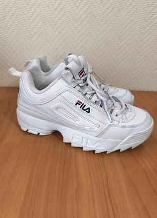 Fila білі шкіряні жіночі кросівки