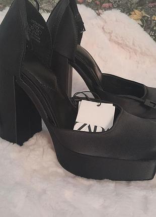 Чорні туфлі zara чорні 36 р