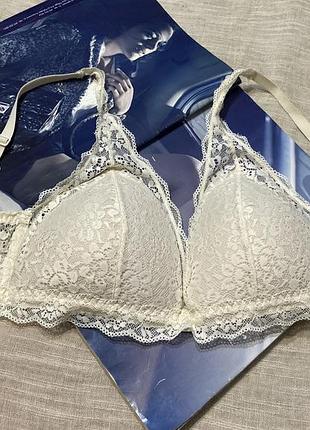 Tezenis чудовий кремовий бюст з мереживом якісного бренду