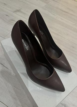 Жіночі туфлі minelli шкіряні коричневі човники