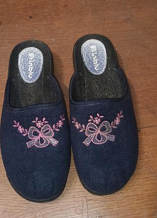 Капці  жіночі