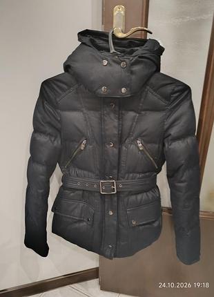 Продается стильный зимний пуховик zara woman в отличном состоянии.