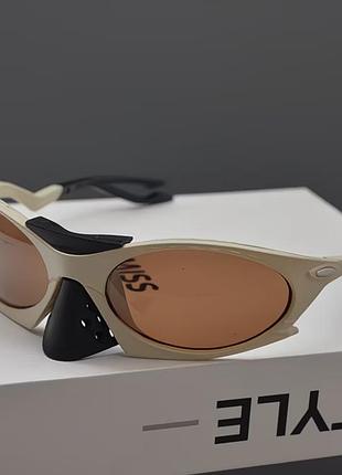 Сонцезахисні окуляри oakley