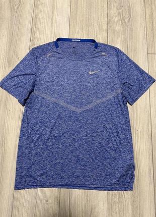 Спортивна футболка nike dri-fit running