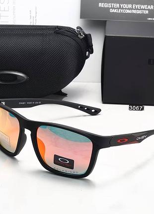 Сонцезахисні окуляри oakley