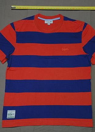 Плечі 45 см lacoste regular fit 
size  us m   футболка в синьо червону смужку