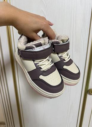 Чоботи для дівчинки зимові високі кросівки на овчині ботинки hm mango zara