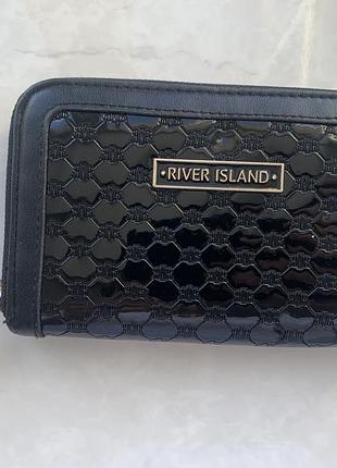 Лаковий гаманець з монограмним візерунком від river island