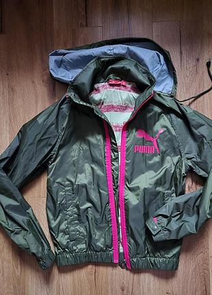 Спортивна куртка puma оливкова з рожевим логотипом