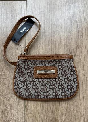 Міні-сумка/ клатч dkny signature monogram wristlet