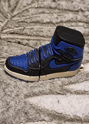 Нерабочая флешка "nike" найк кроссовок