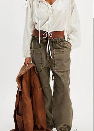 Free people хлопковые брюки карго