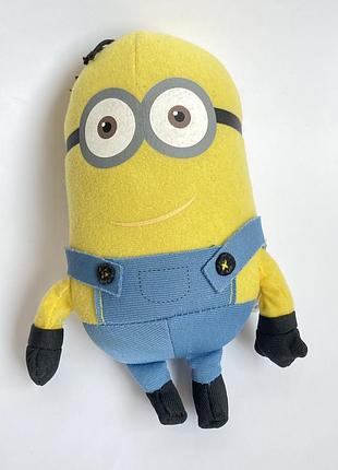 Мягкая игрушка миньон кевин в джинсовом комбинезоне гадкий я minions