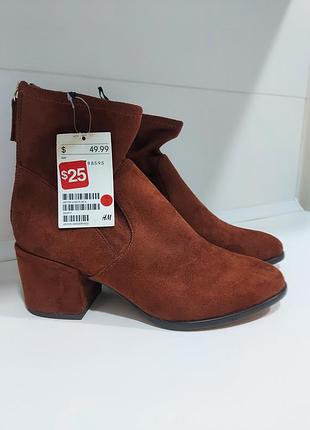 Черевики жіночі h&m коричневі зі штучної замші на каблуці