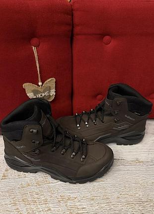 Кожаные фирменные ботинки lowa gore-tex 47р.