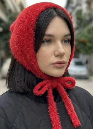 Жіноча червона пухнаста хустка капор на зав'язках
