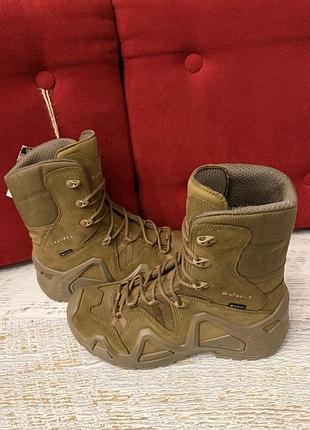 Кожаные фирменные ботинки lowa gore-tex 43.5р.