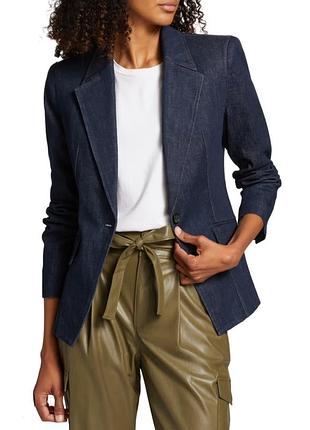 Женский льняной пиджак zara basic
классический однобортный из 100% льна глубокого темно-синего цвета.