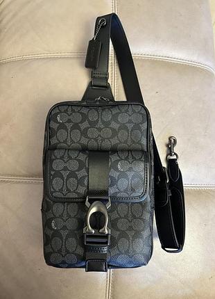 Чоловіча сумка-слінг coach чорно-сіра з монограмою