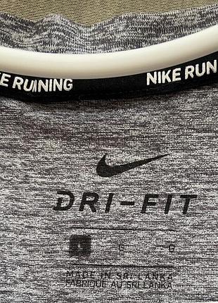 Чоловічий лонгслів nike dri-fit сірий з спеціальними отворами для великих пальців на манжетах рукавів 5