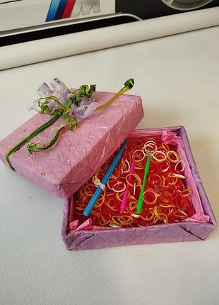Подарочный набор резинок для плетения loom bands в дизайнерской коробочке