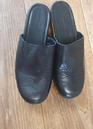 Кожаные сабо клоги zara basic на деревянной подошве / черные шлепанцы мюли с заклепками размер 36 2