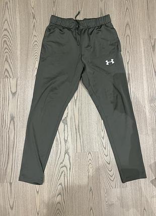 Спортивні штани under armour fitted — хакі (розмір m)
