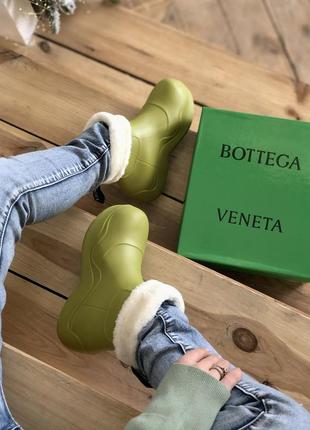 Bottega veneta puddle olive, жіночі чоботи